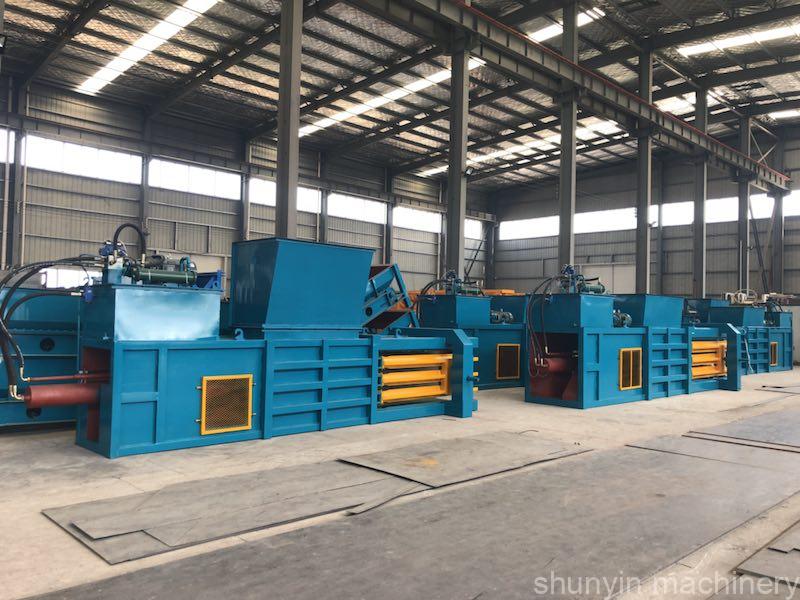  Horizontal recycling baler for reliable compaction of recyclables in bulk. 