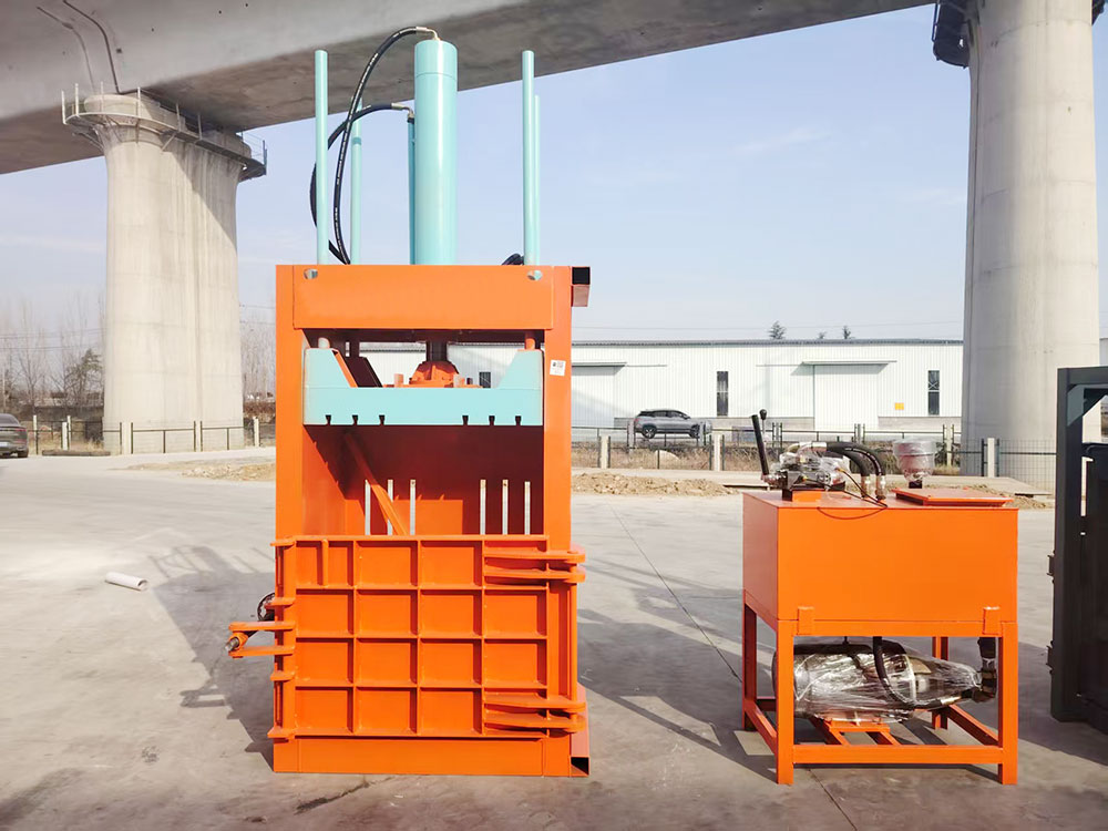 CE certified vertical baler operation
